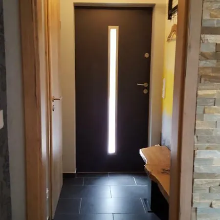 Kleines Ferienhaus In Ruhiger Lage 펜션